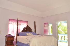 5 Bedrooms 3 Bathrooms, House for Sale in Santa Cruz