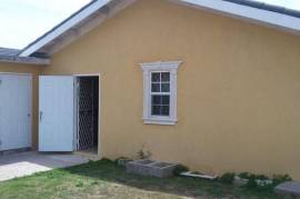 2 Bedrooms 2 Bathrooms, House for Sale in Falmouth