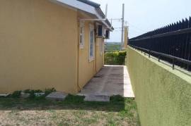 2 Bedrooms 2 Bathrooms, House for Sale in Falmouth