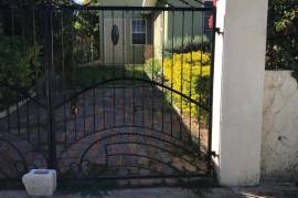 3 Bedrooms 2 Bathrooms, House for Sale in Greater Portmore