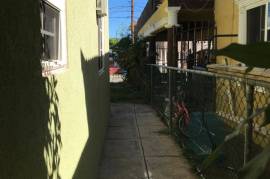 3 Bedrooms 2 Bathrooms, House for Sale in Greater Portmore