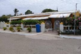 3 Bedrooms 2 Bathrooms, House for Sale in Greater Portmore