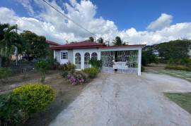 4 Bedrooms 2 Bathrooms, House for Sale in Spanish Town