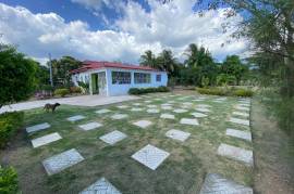 4 Bedrooms 2 Bathrooms, House for Sale in Spanish Town