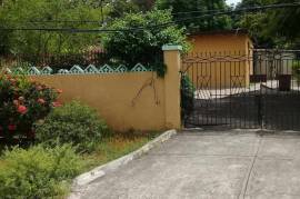 3 Bedrooms 2 Bathrooms, House for Sale in Kingston 10