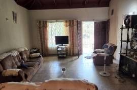 3 Bedrooms 2 Bathrooms, House for Sale in Black River