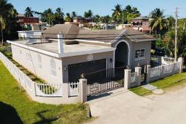 4 Bedrooms 3 Bathrooms, House for Sale in Clarks Town