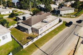 4 Bedrooms 3 Bathrooms, House for Sale in Clarks Town