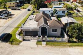 4 Bedrooms 3 Bathrooms, House for Sale in Clarks Town