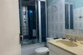 4 Bedrooms 3 Bathrooms, House for Sale in Kingston 19