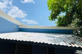 3 Bedrooms 2 Bathrooms, House for Sale in Kingston 17