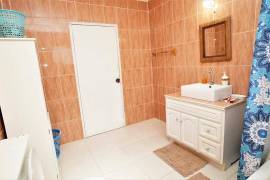 4 Bedrooms 3 Bathrooms, House for Sale in Knockpatrick