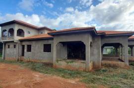 6 Bedrooms 4 Bathrooms, House for Sale in Spanish Town