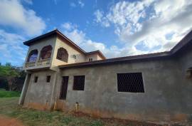 6 Bedrooms 4 Bathrooms, House for Sale in Spanish Town