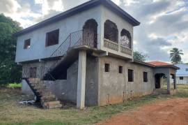 6 Bedrooms 4 Bathrooms, House for Sale in Spanish Town