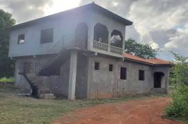 6 Bedrooms 4 Bathrooms, House for Sale in Spanish Town