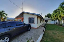 3 Bedrooms 1 Bathrooms, House for Sale in Spanish Town