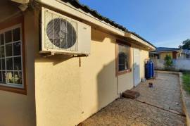 3 Bedrooms 1 Bathrooms, House for Sale in Spanish Town