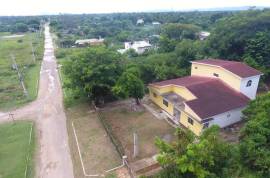 7 Bedrooms 5 Bathrooms, House for Sale in Spanish Town