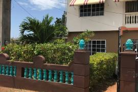 6 Bedrooms 4 Bathrooms, House for Sale in Spanish Town