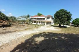 9 Bedrooms 6 Bathrooms, House for Sale in May Pen