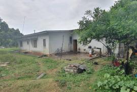 4 Bedrooms 2 Bathrooms, House for Sale in May Pen