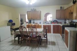 5 Bedrooms 3 Bathrooms, House for Sale in Spanish Town