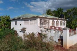 6 Bedrooms 4 Bathrooms, House for Sale in Old Harbour