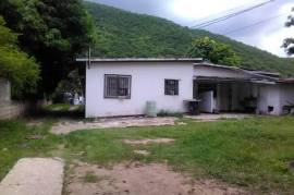 5 Bedrooms 3 Bathrooms, House for Sale in Kingston 20