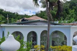 4 Bedrooms 2 Bathrooms, House for Sale in Boscobel