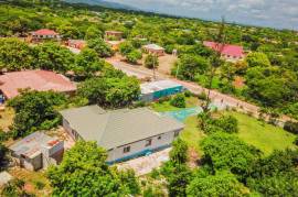 4 Bedrooms 3 Bathrooms, House for Sale in Watson Hill