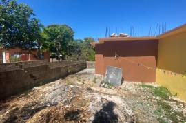 4 Bedrooms 2 Bathrooms, House for Sale in Greater Portmore