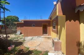 4 Bedrooms 2 Bathrooms, House for Sale in Greater Portmore