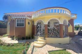 4 Bedrooms 2 Bathrooms, House for Sale in Greater Portmore