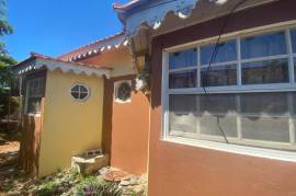 4 Bedrooms 2 Bathrooms, House for Sale in Greater Portmore