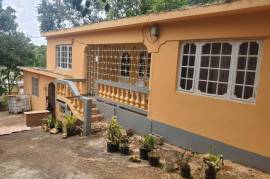 5 Bedrooms 3 Bathrooms, House for Sale in Mandeville