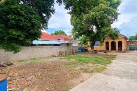 3 Bedrooms 2 Bathrooms, House for Sale in Kingston 2