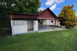 4 Bedrooms 3 Bathrooms, House for Sale in Petersfield