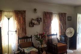 3 Bedrooms 2 Bathrooms, House for Sale in Christiana