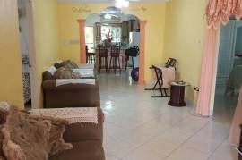 5 Bedrooms 4 Bathrooms, House for Sale in Spanish Town