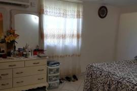 5 Bedrooms 4 Bathrooms, House for Sale in Spanish Town