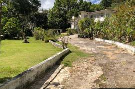 4 Bedrooms 3 Bathrooms, House for Sale in Walderston