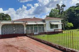 5 Bedrooms 4 Bathrooms, House for Sale in Linstead