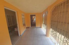 4 Bedrooms 4 Bathrooms, House for Sale in Cross Keys