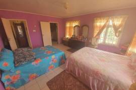 4 Bedrooms 4 Bathrooms, House for Sale in Cross Keys