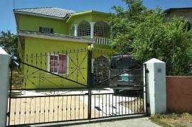 5 Bedrooms 4 Bathrooms, House for Sale in Gregory Park