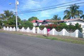 4 Bedrooms 3 Bathrooms, House for Sale in Spanish Town