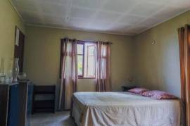 2 Bedrooms 2 Bathrooms, House for Sale in Highgate