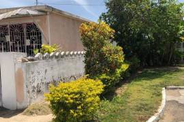 4 Bedrooms 2 Bathrooms, House for Sale in Greater Portmore