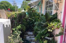 4 Bedrooms 2 Bathrooms, House for Sale in Greater Portmore